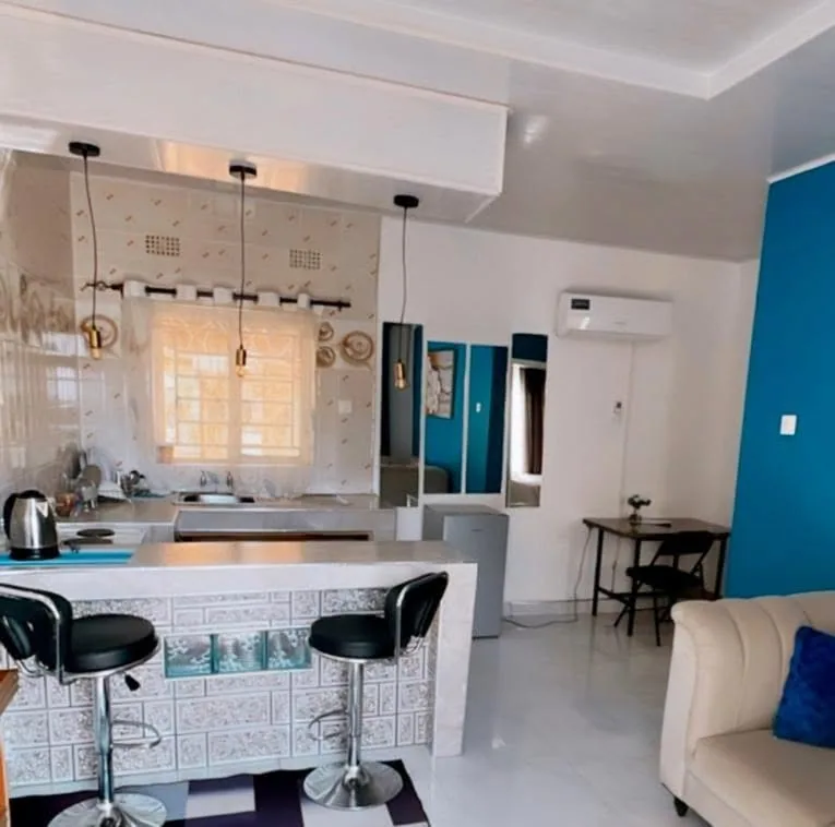 Breakfast bar in a standard unit